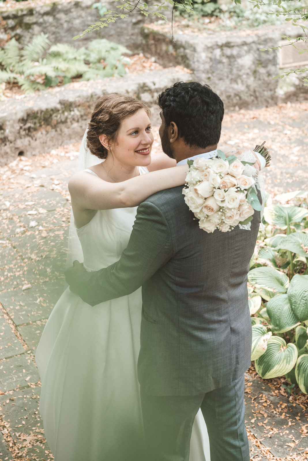 bride and groom at wedding in Athens Ohio