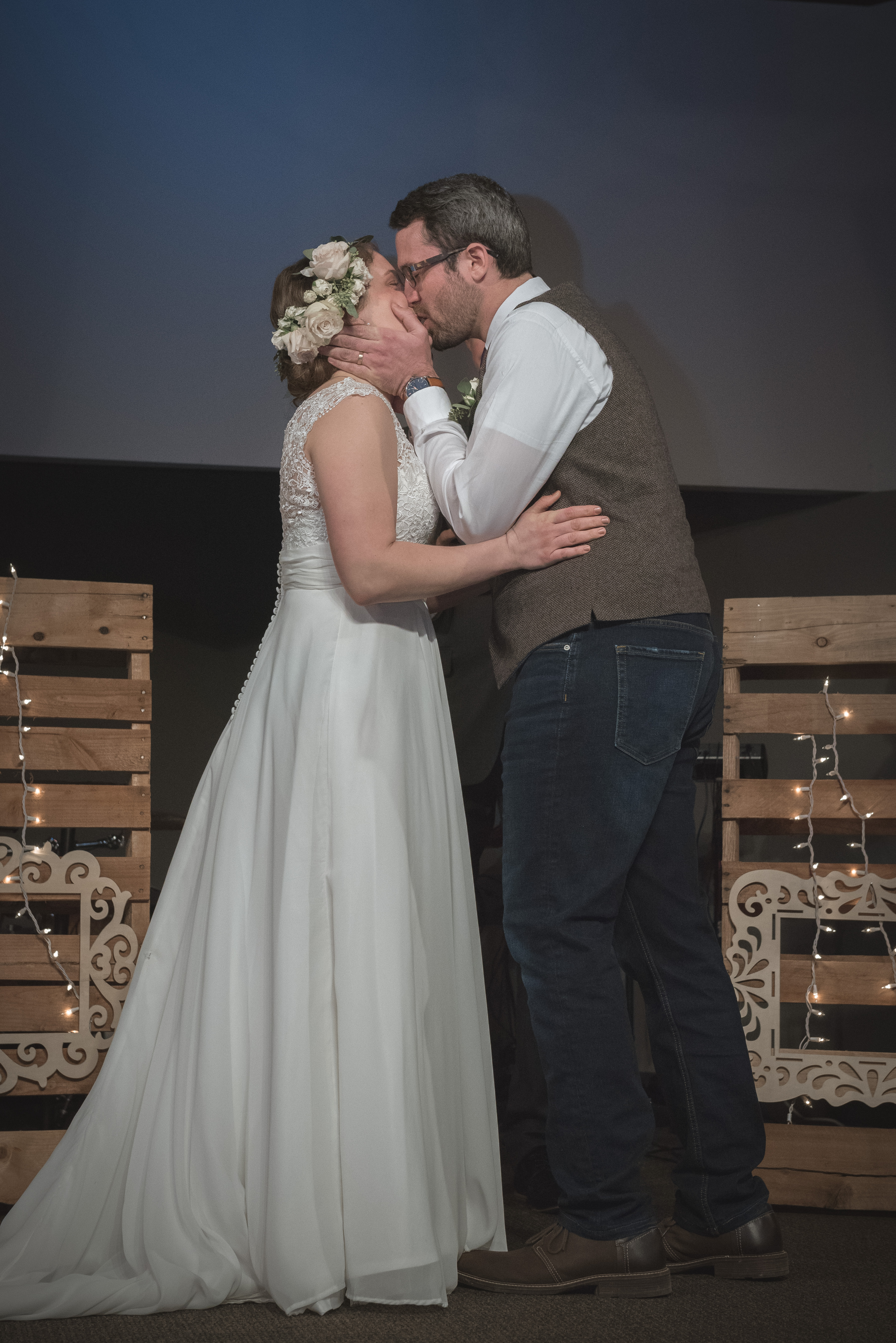 Marriage_Photography__Bride_Groom_wedding_Athens_Ohio_OH_lifestyle_documentary_Brookfield_Church