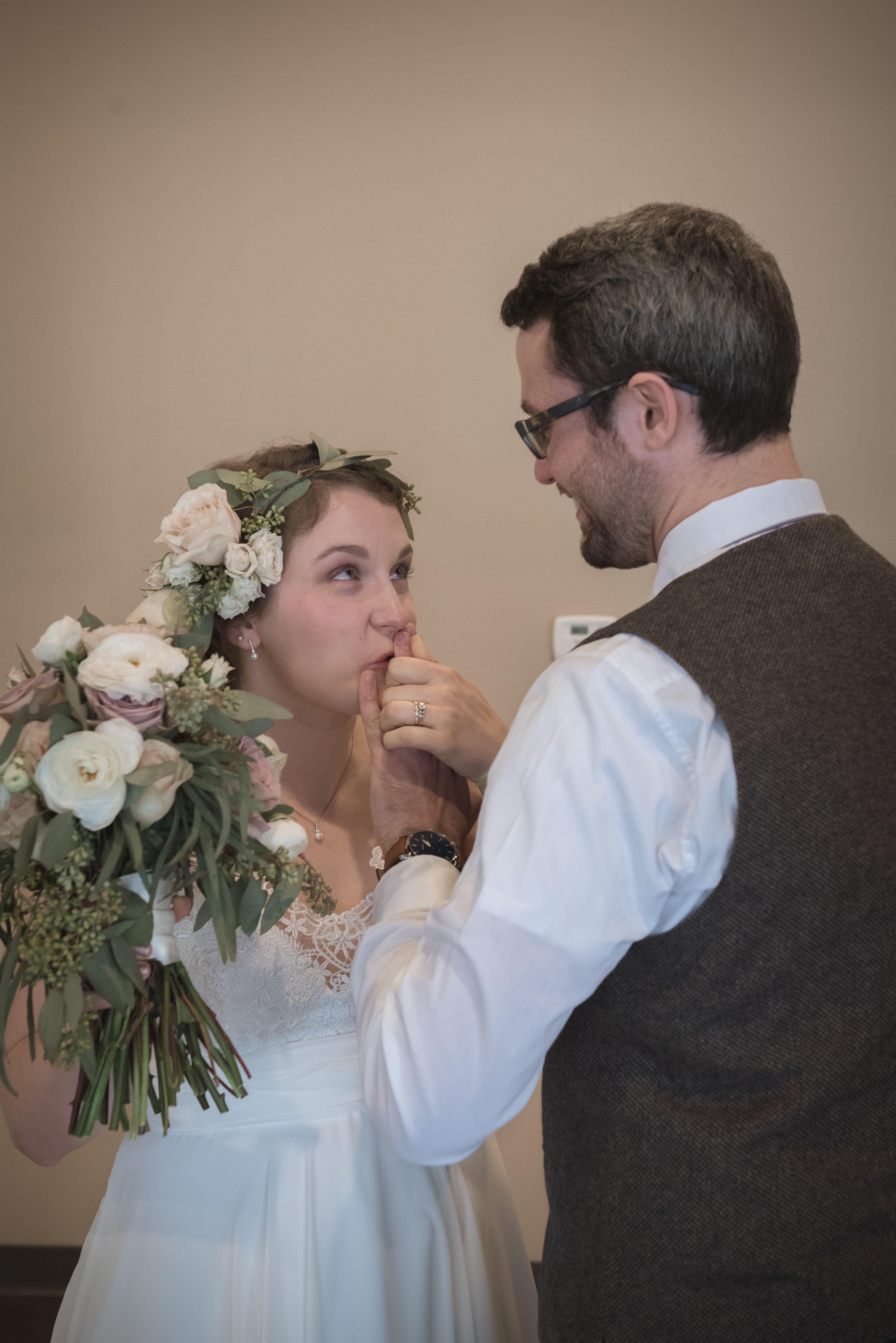 Marriage_Photography__Bride_Groom_wedding_Athens_Ohio_OH_lifestyle_documentary_Brookfield_Church