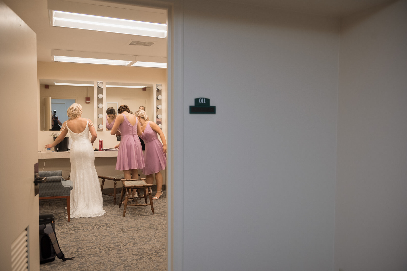 wedding-athens-ohio-photographer-photography-university-walter-hall